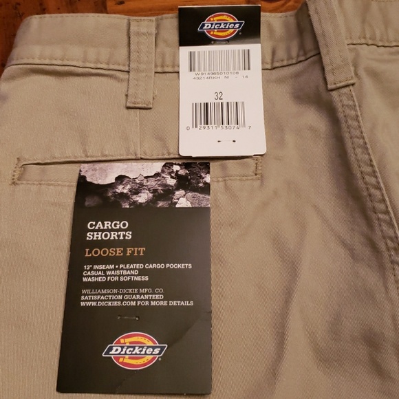 Dickies cargo shorts khaki size 32 men’s - Picture 3 of 3